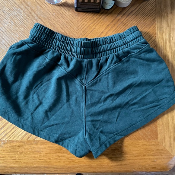 NWOT Womens GYMSHARK shorts XS - Picture 3 of 4